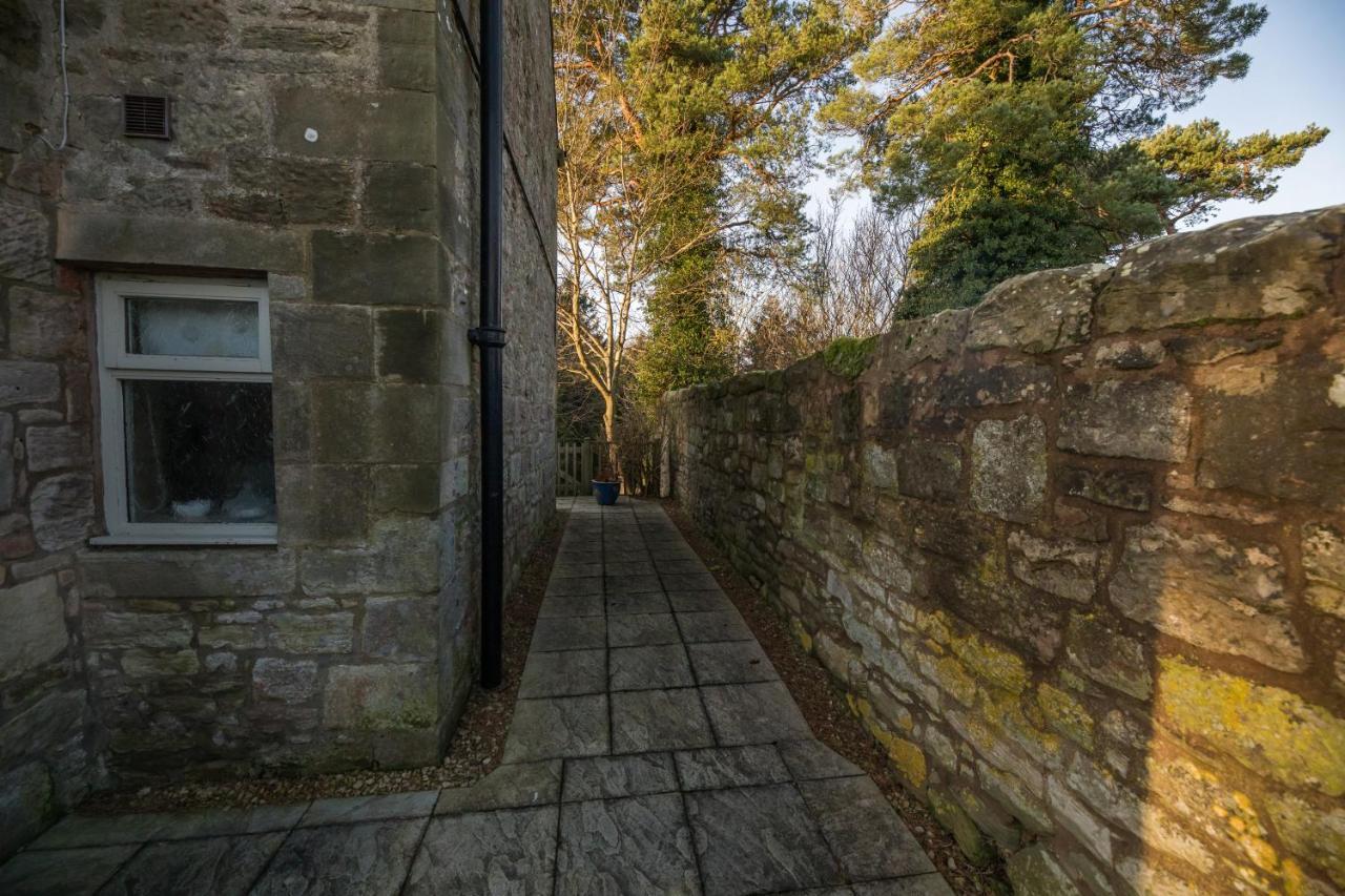 Host & Stay - Poppy Cottage Bamburgh Eksteriør billede
